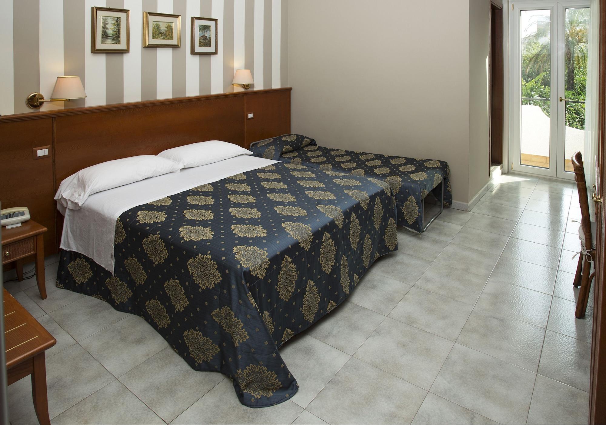 Hotel Redebora Torregrotta ภายนอก รูปภาพ