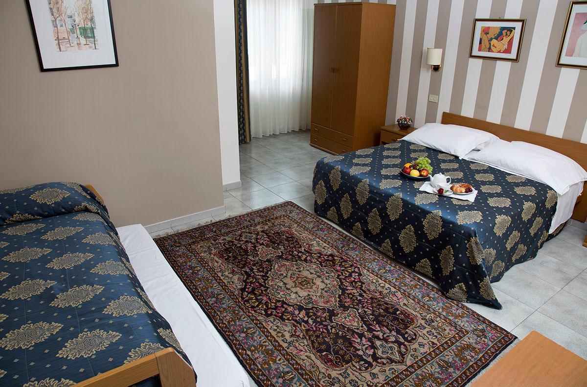 Hotel Redebora Torregrotta ภายนอก รูปภาพ