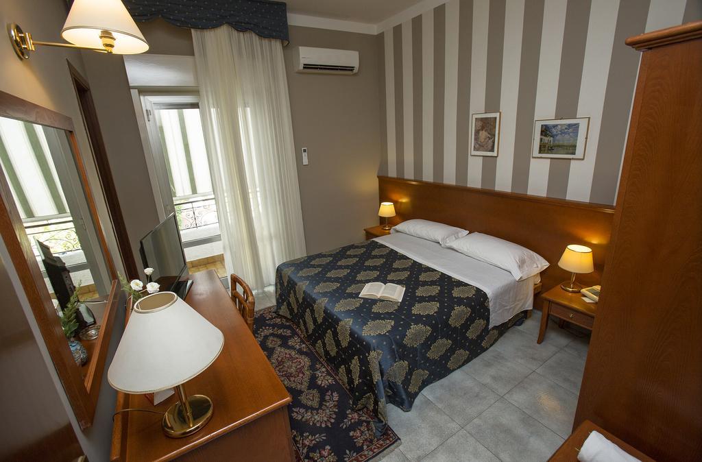 Hotel Redebora Torregrotta ภายนอก รูปภาพ